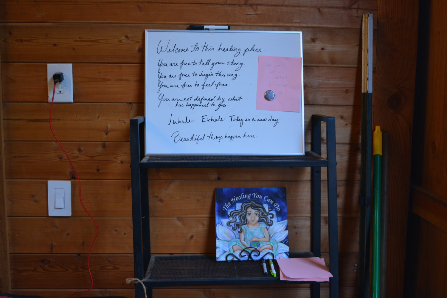 Hindi works to make the barn for the program a holistic and welcoming space for all. Prior attendees write notes to the next person as a therapeutic “pay it forward” experience.