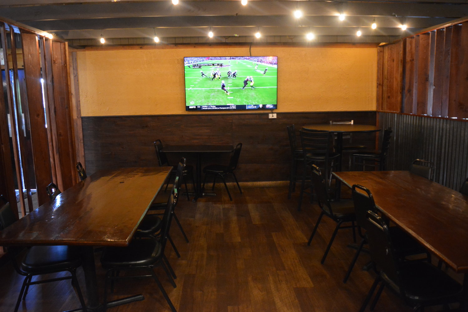The front room of Rocky’s Pizza & R Bar in Battle Ground is pictured.